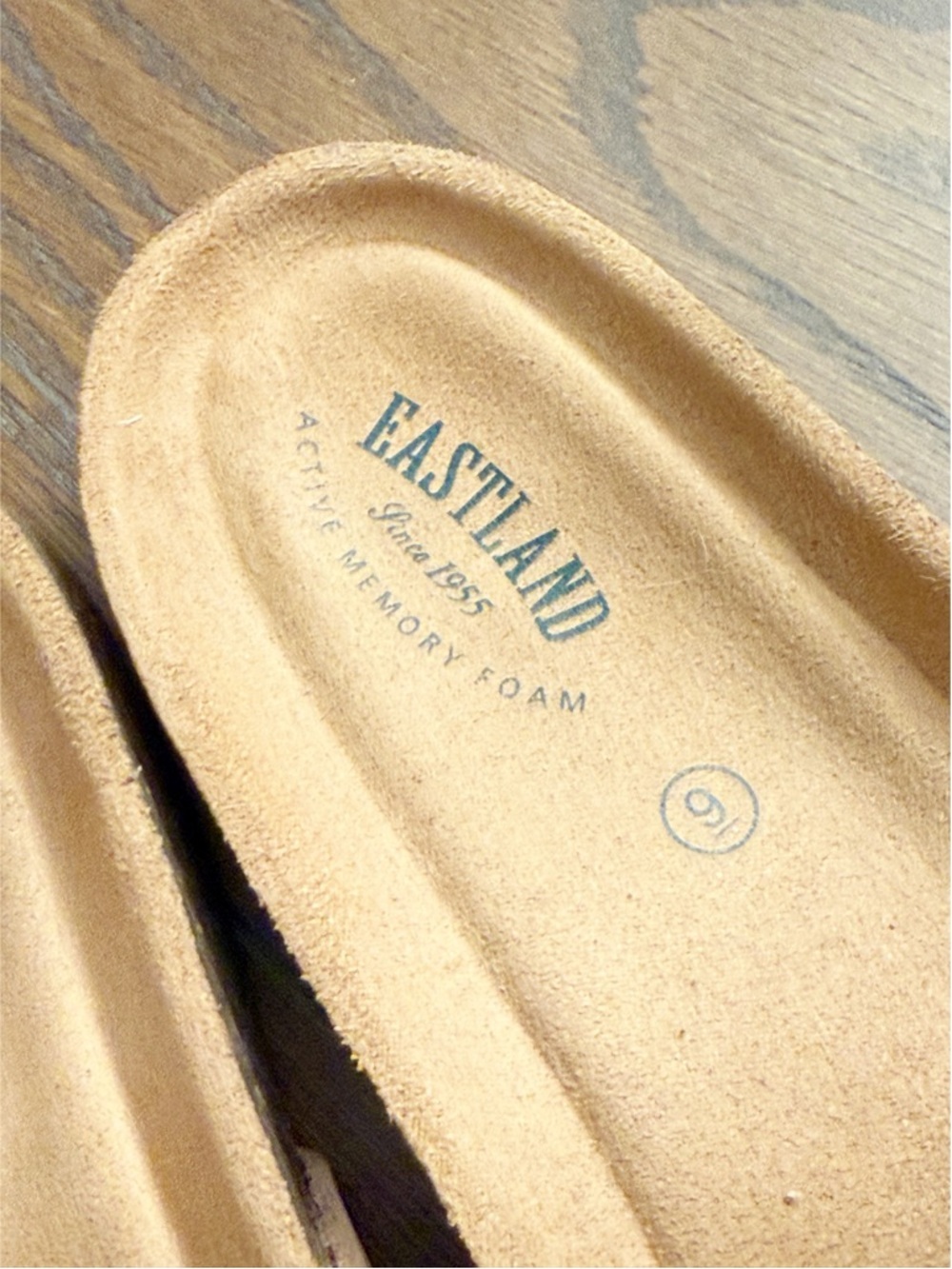 Eastland Kelly criss cross sandal slides size 9 - Picture 3 of 7